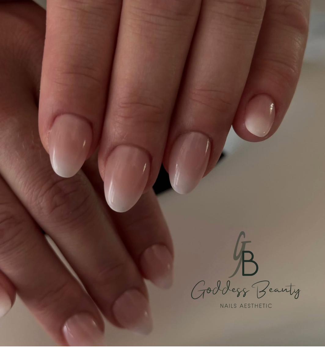 Manucure nude ombré
